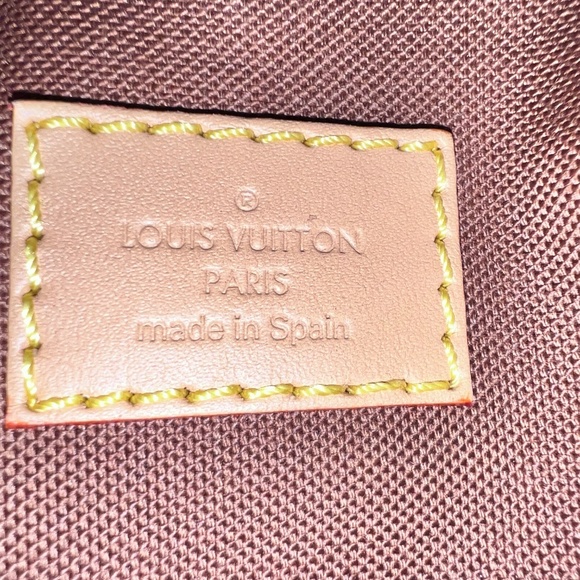 Louis Vuitton Fold Me Pouch - Picture 10 of 16